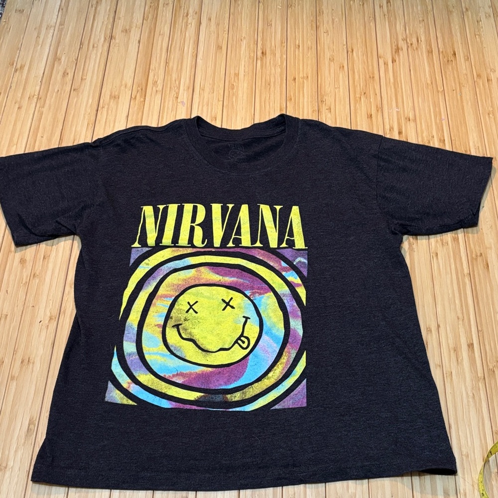 Nirvana smiley face graphic tee. Adult size small. Dark gray.